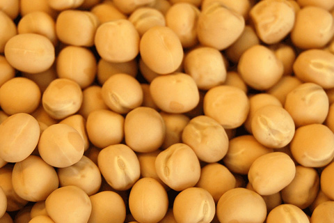 whole yellow peas